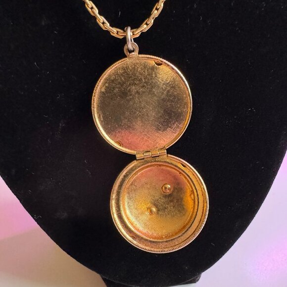 Goldtone Daisy Locklet - Picture 3 of 4